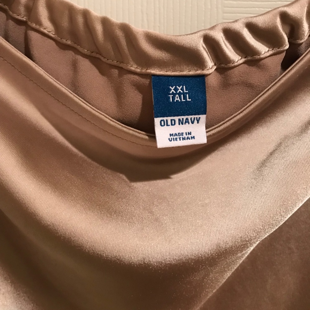 Gold satiny skirt - Picture 2 of 4